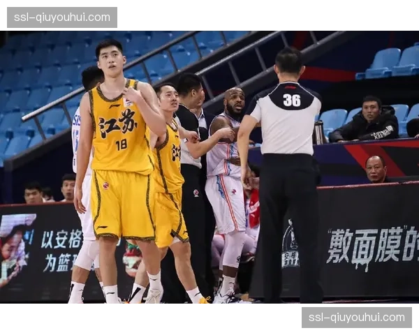 夏季转会窗口延长至九月 季后赛冲刺期可引进高质量外援