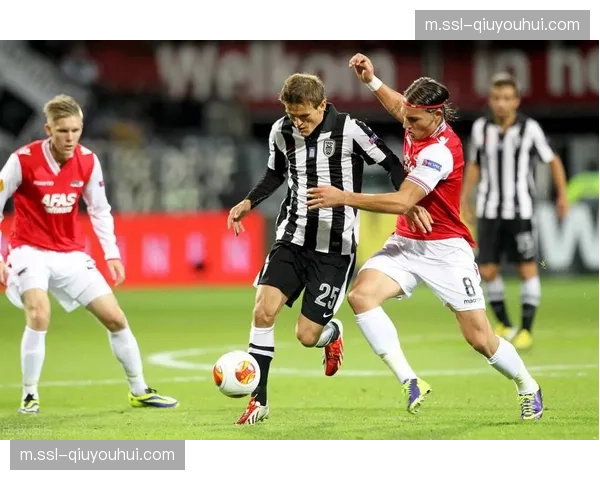 费耶诺德定位球防守存在漏洞，对阿尔克马尔的高空轰炸准备不足